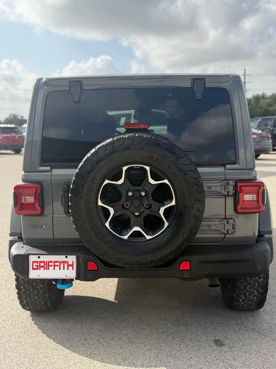 2023 Jeep JL Wrangler - Image 4 of 5
