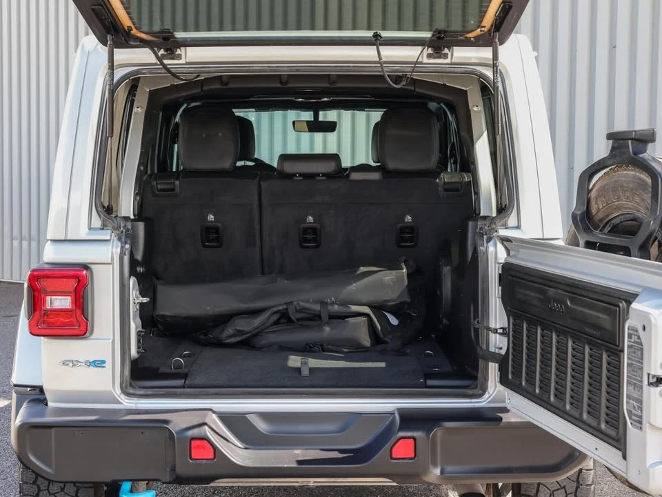 2023 Jeep JL Wrangler - Image 4 of 10
