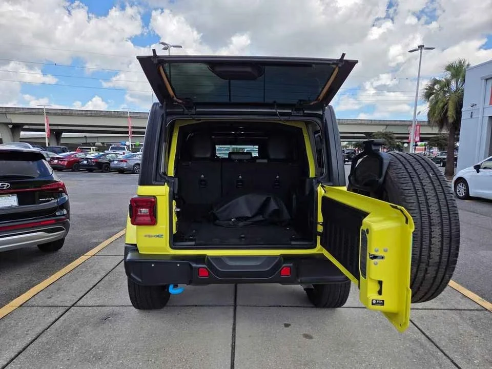 2023 Jeep JL Wrangler - Image 7 of 7