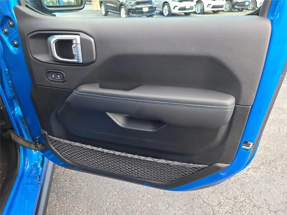 2023 Jeep JL Wrangler - Image 5 of 20