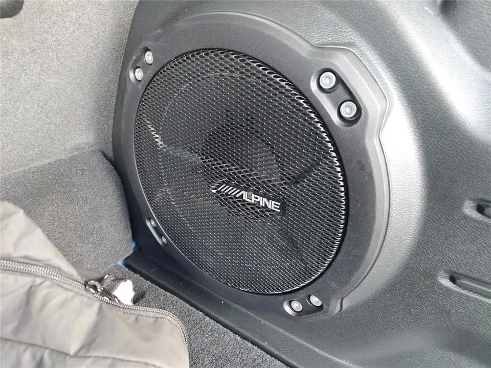 2023 Jeep JL Wrangler - Image 19 of 20