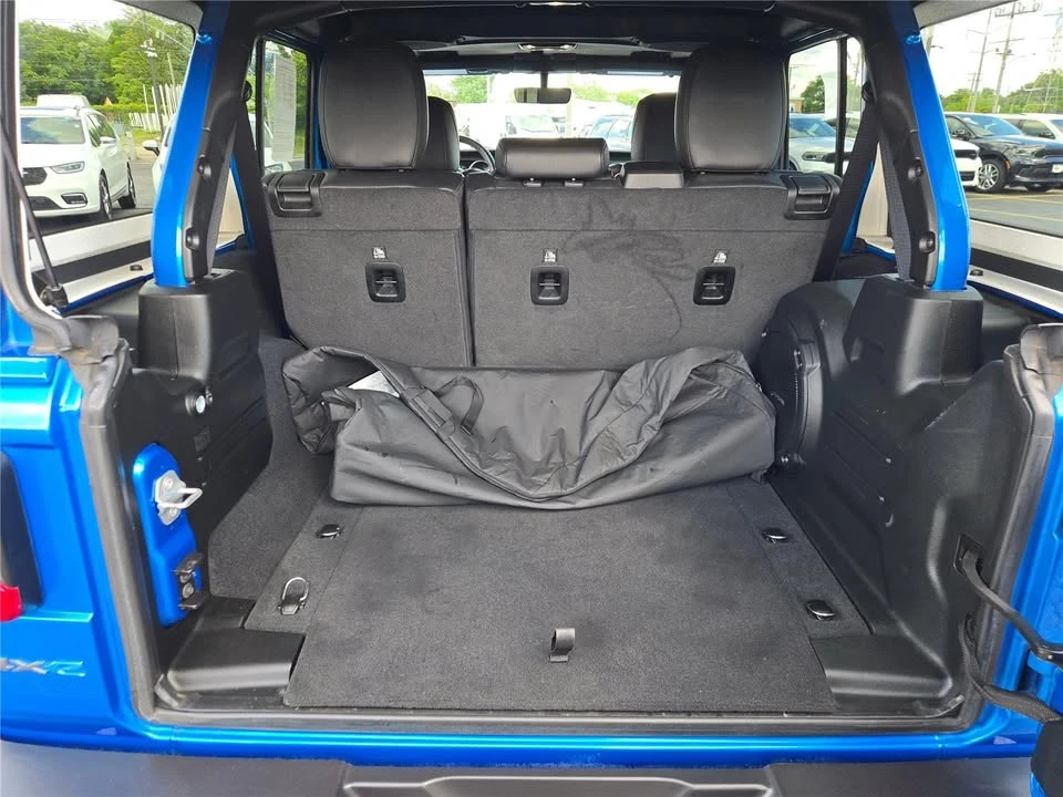 2023 Jeep JL Wrangler - Image 18 of 20