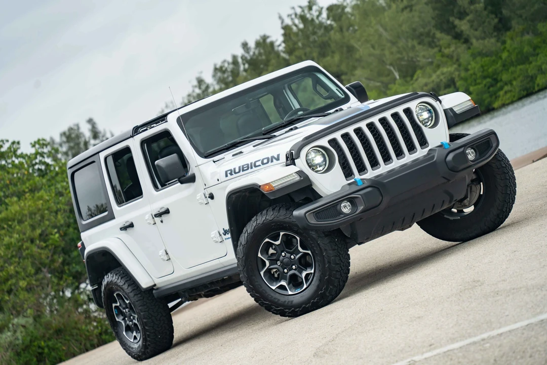 2023 Jeep JL Wrangler - Image 17 of 31