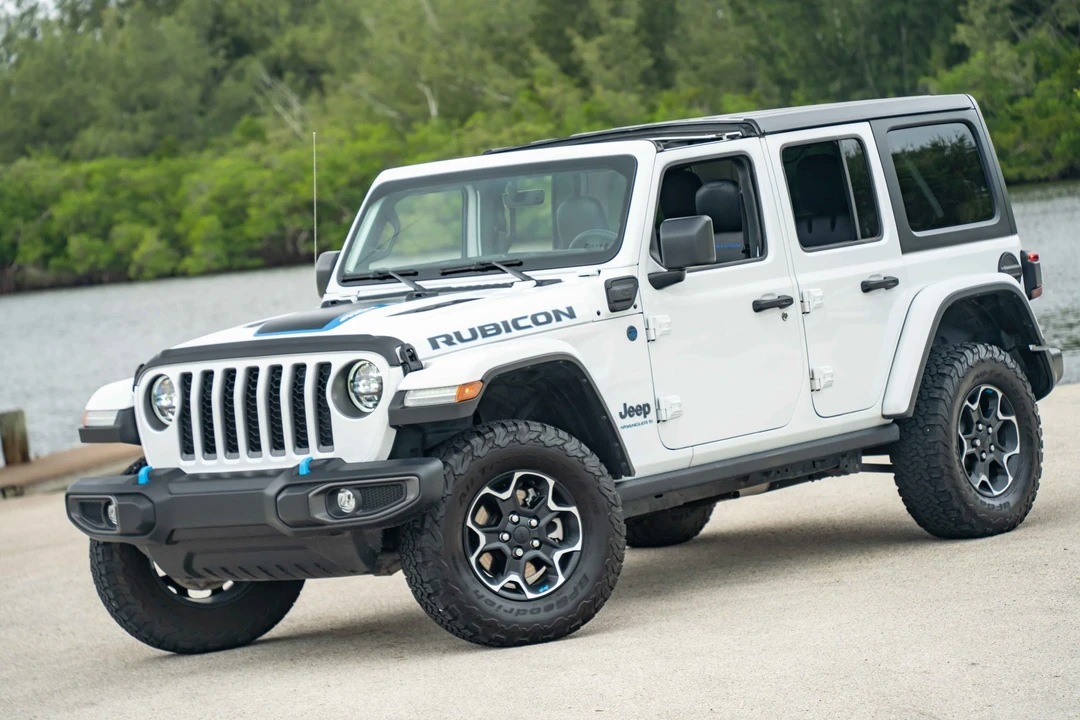 2023 Jeep JL Wrangler - Image 2 of 31