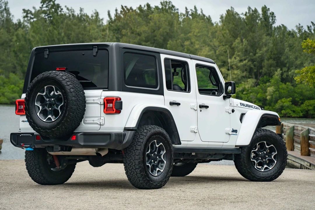 2023 Jeep JL Wrangler - Image 20 of 31