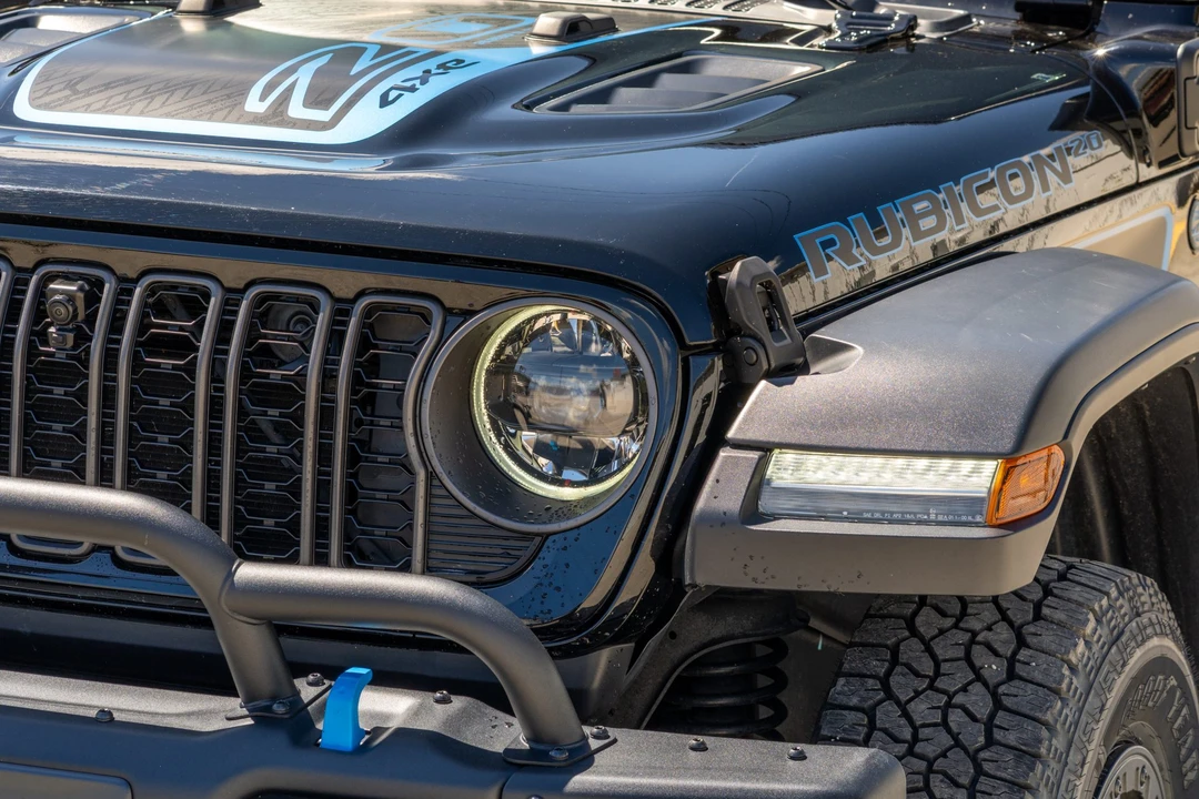 2023 Jeep JL Wrangler - Image 13 of 31