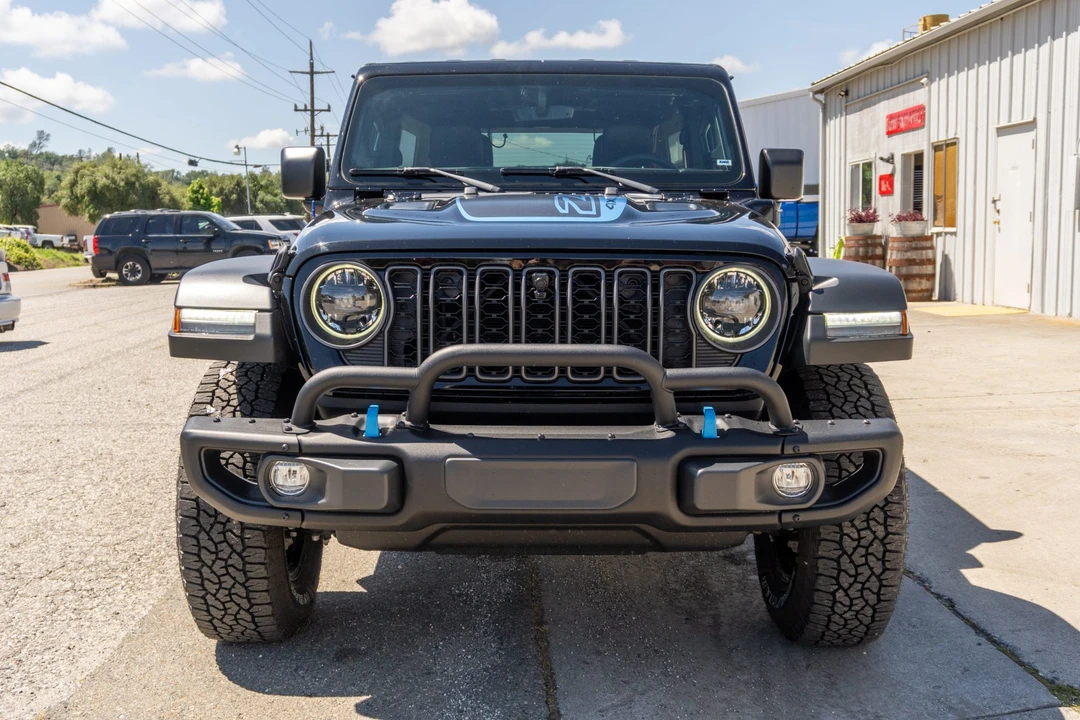 2023 Jeep JL Wrangler - Image 8 of 31