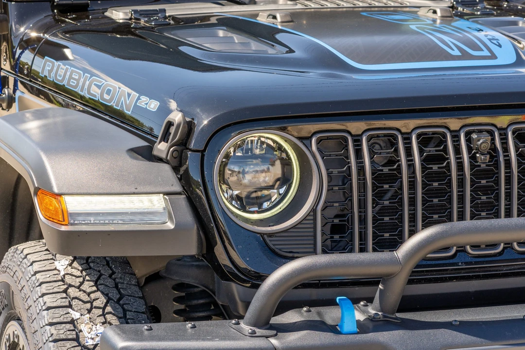 2023 Jeep JL Wrangler - Image 10 of 31