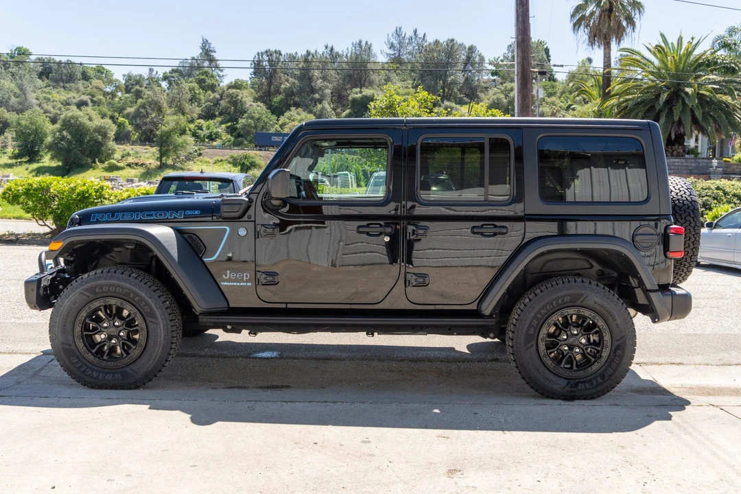 2023 Jeep JL Wrangler - Image 2 of 31
