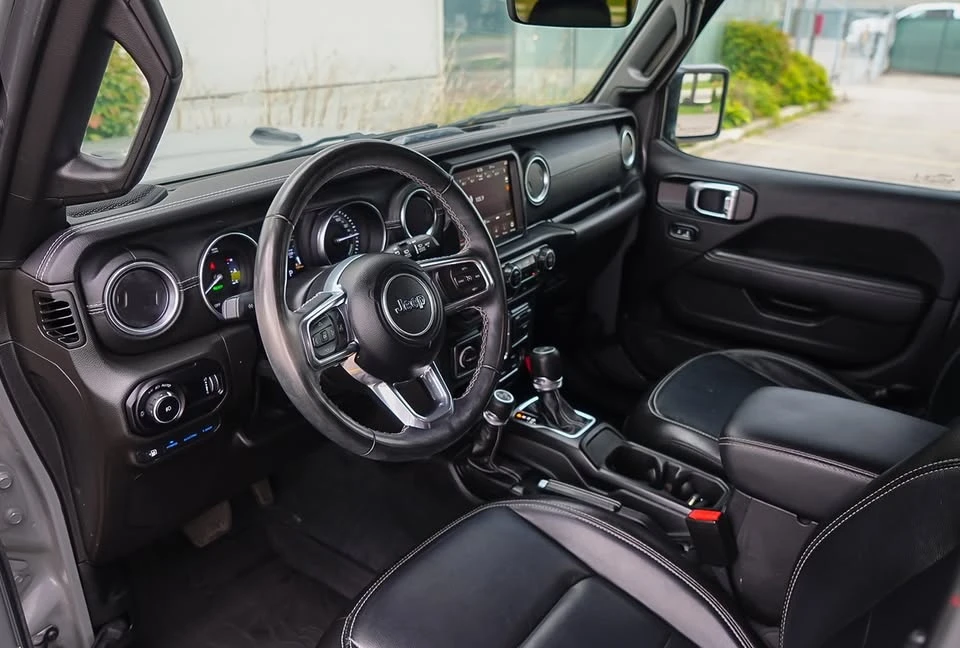 2023 Jeep JL Wrangler - Image 5 of 8