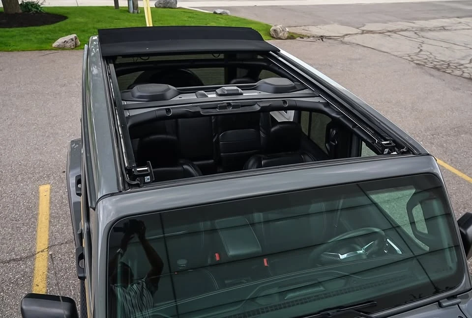 2023 Jeep JL Wrangler - Image 4 of 8