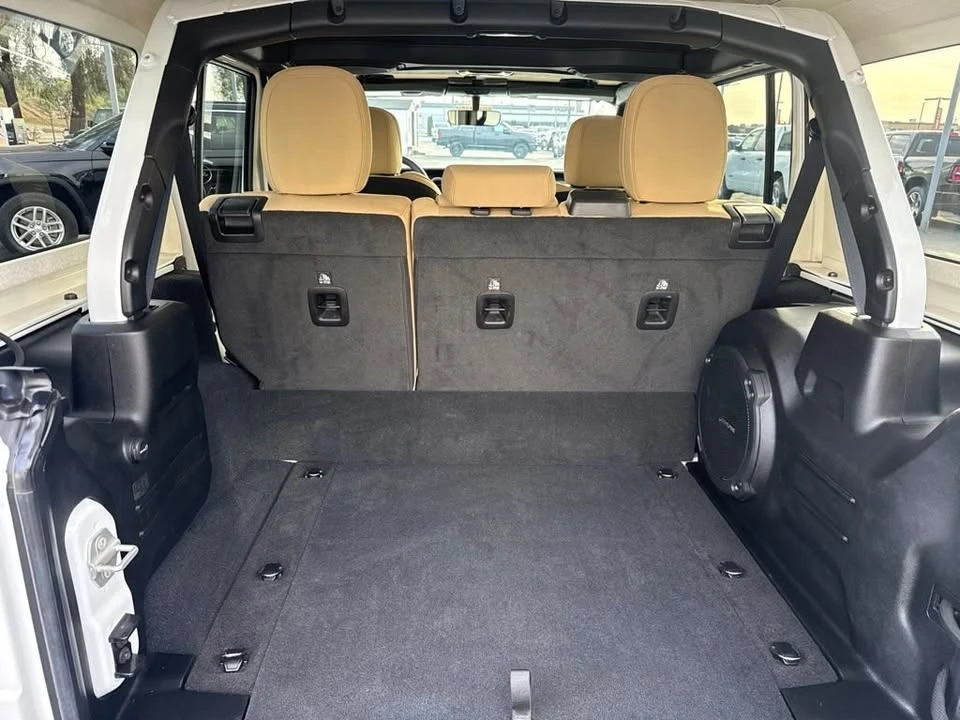 2023 Jeep JL Wrangler - Image 6 of 12