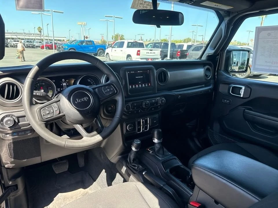 2023 Jeep JL Wrangler - Image 18 of 19
