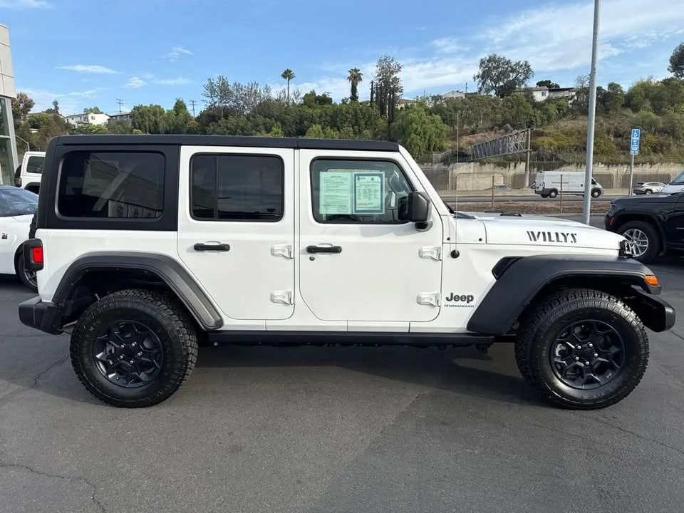 2023 Jeep JL Wrangler - Image 9 of 12