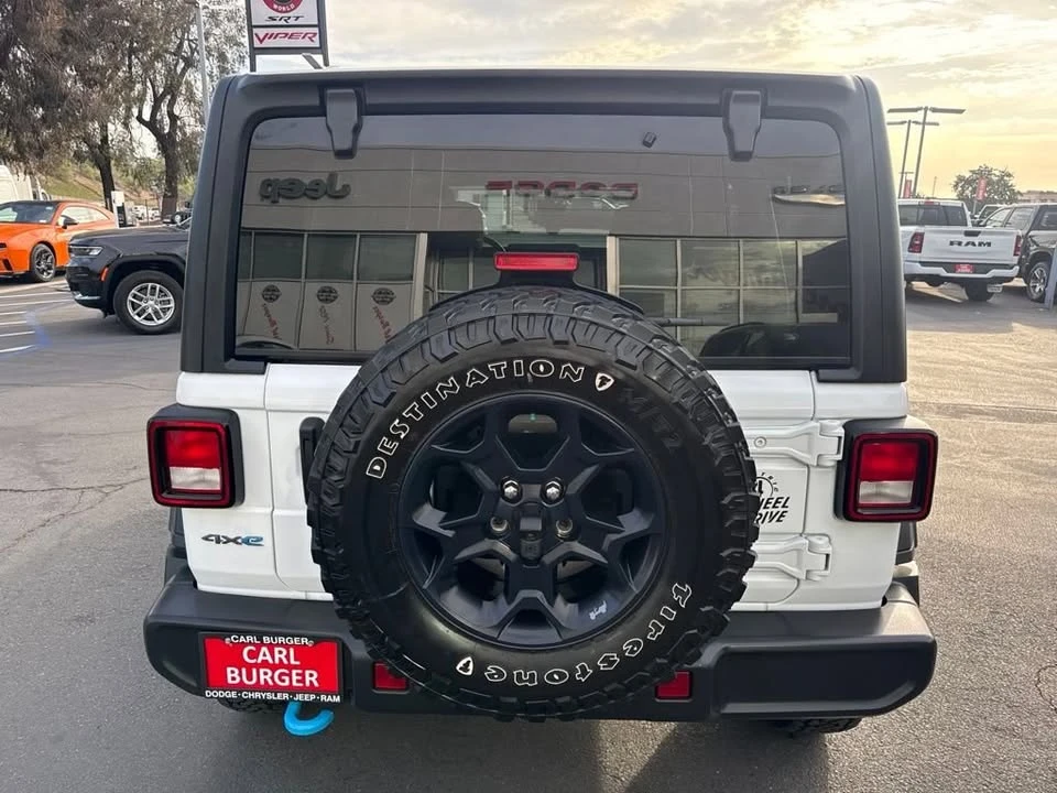 2023 Jeep JL Wrangler - Image 5 of 12