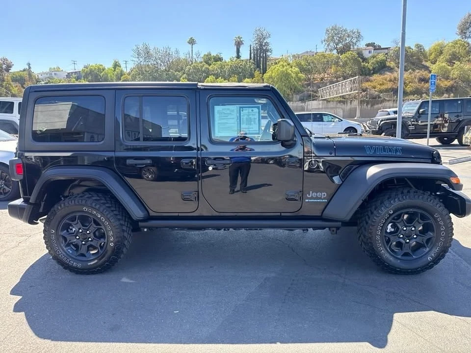 2023 Jeep JL Wrangler - Image 10 of 19
