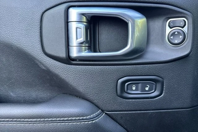 2023 Jeep JL Wrangler - Image 10 of 12