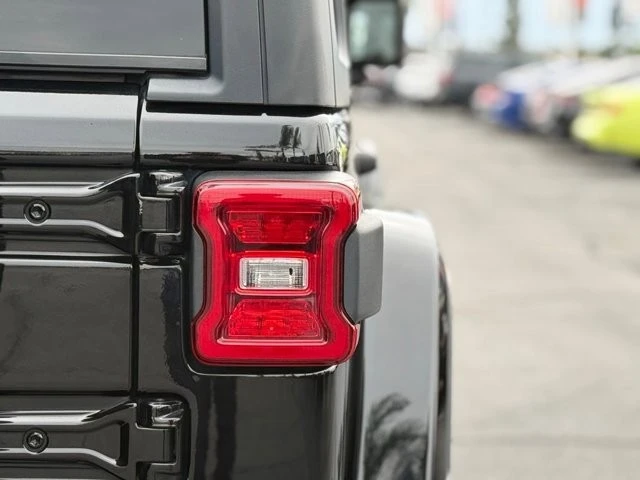 2023 Jeep JL Wrangler - Image 10 of 12