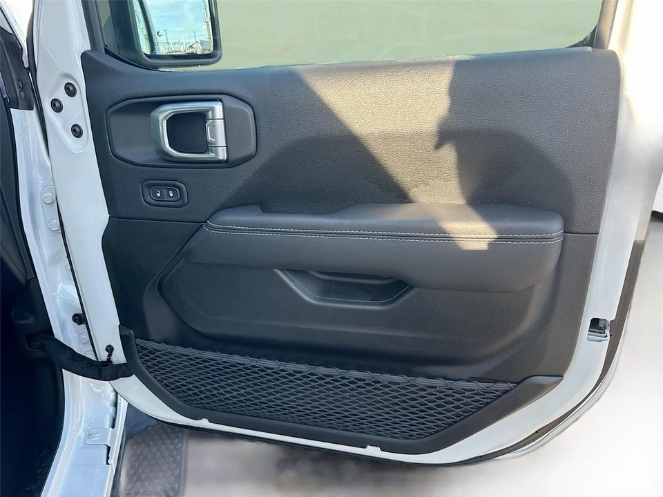 2023 Jeep JL Wrangler - Image 9 of 16