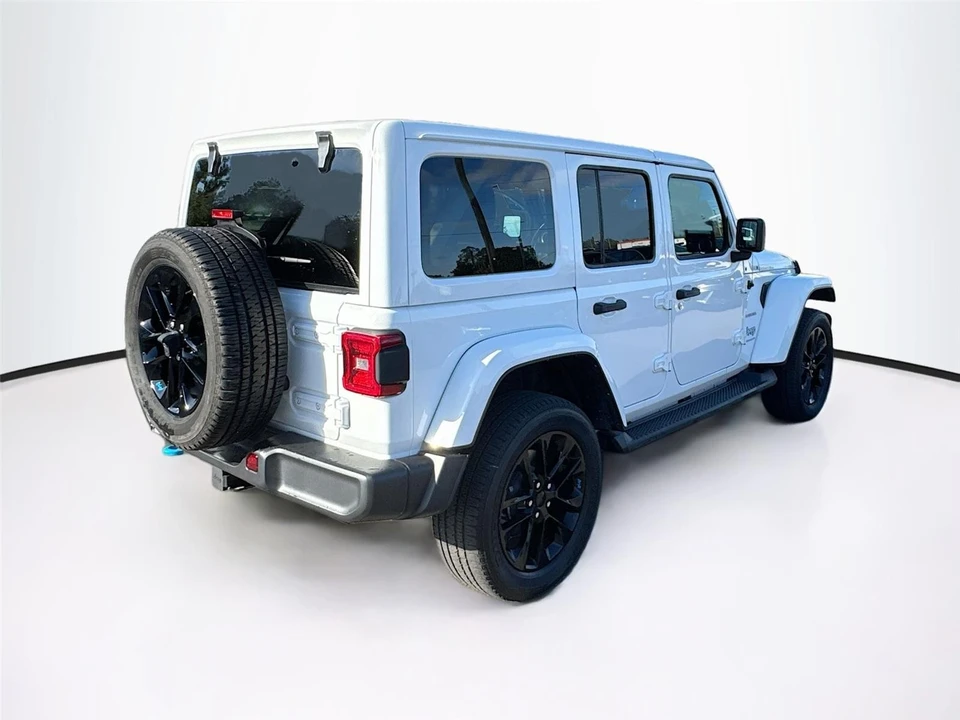 2023 Jeep JL Wrangler - Image 7 of 16