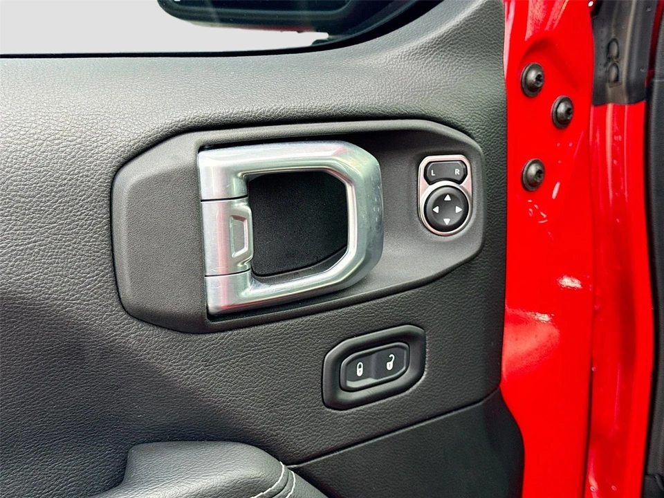 2023 Jeep JL Wrangler - Image 15 of 21