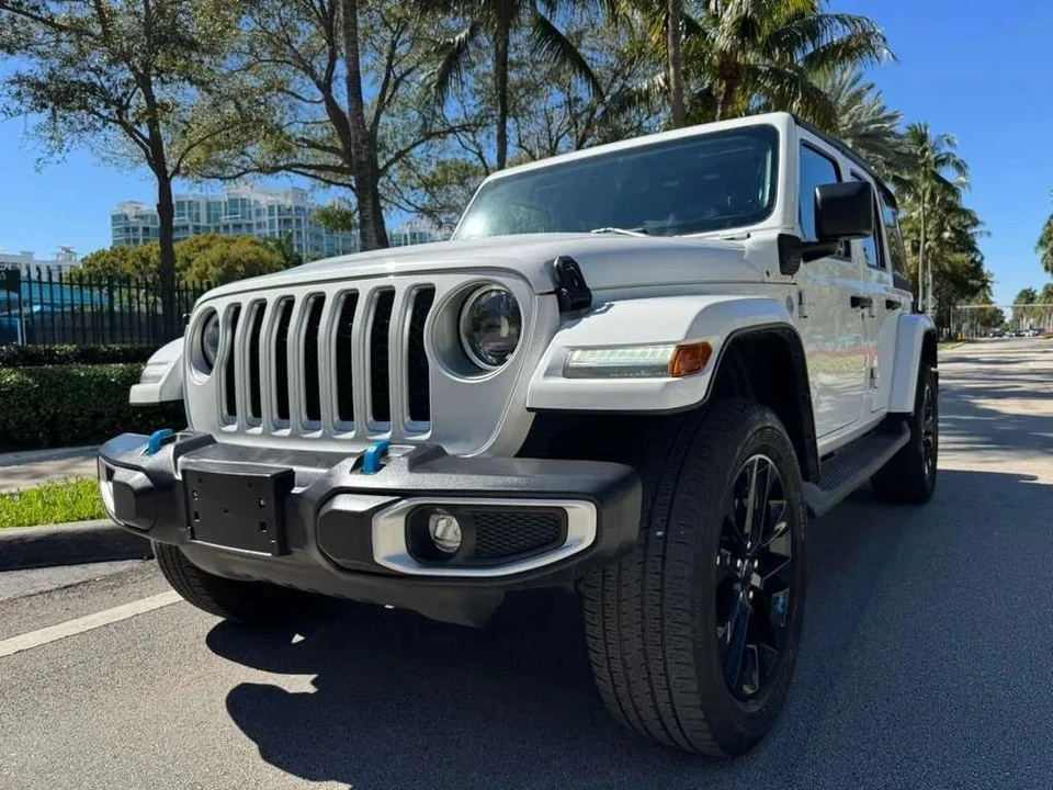 2023 Jeep JL Wrangler - Image 9 of 12
