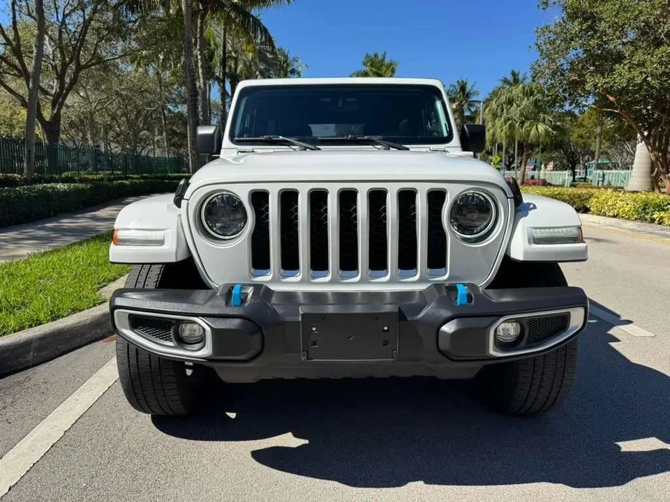 2023 Jeep JL Wrangler - Image 3 of 12