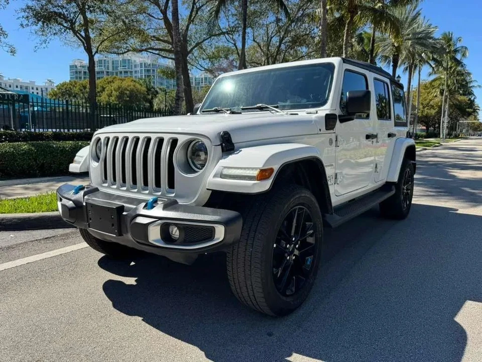 2023 Jeep JL Wrangler - Image 4 of 12
