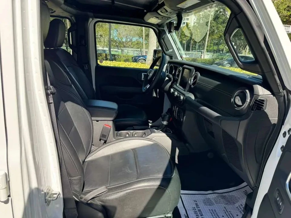 2023 Jeep JL Wrangler - Image 10 of 12