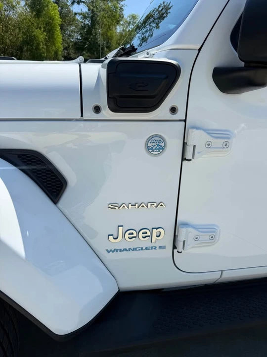 2023 Jeep JL Wrangler - Image 9 of 16