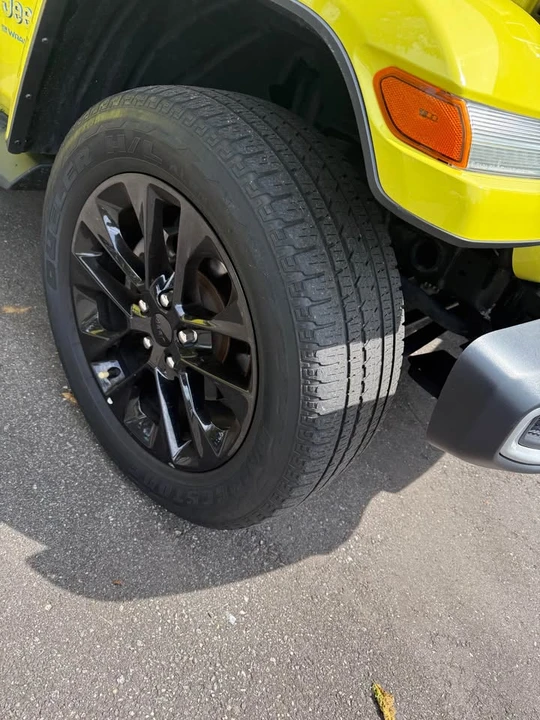 2023 Jeep JL Wrangler - Image 17 of 18