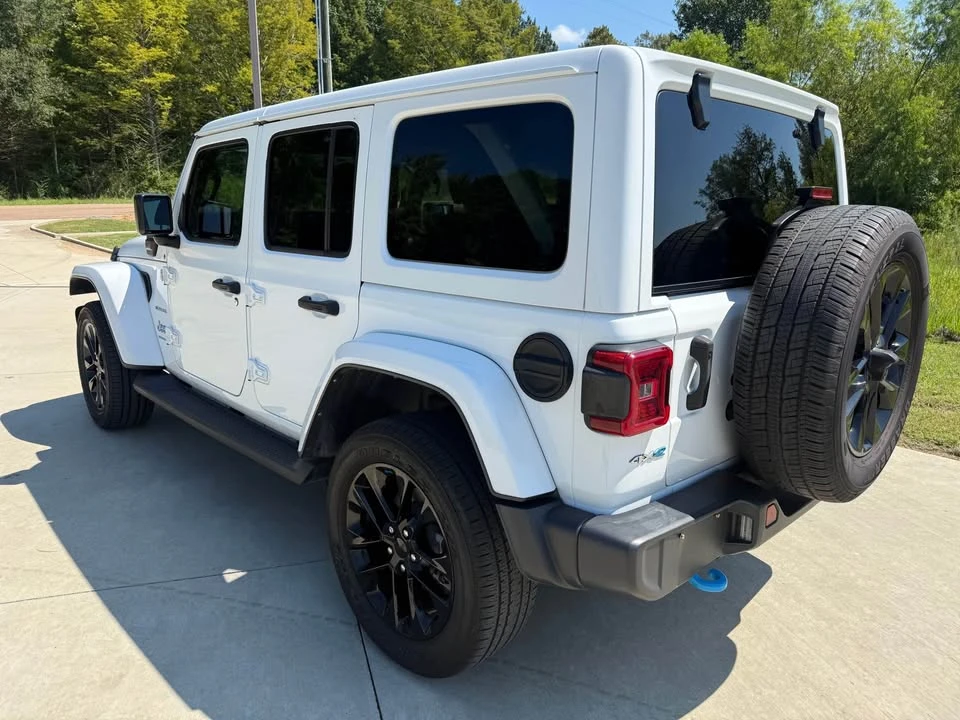 2023 Jeep JL Wrangler - Image 4 of 16