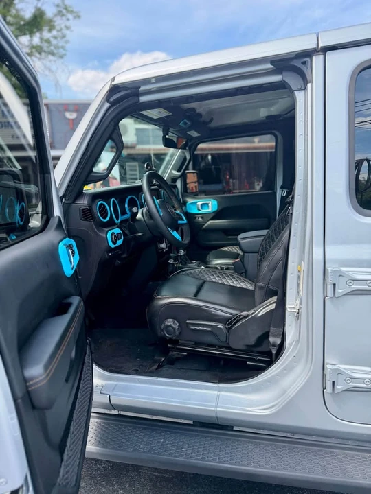 2023 Jeep JL Wrangler - Image 6 of 8