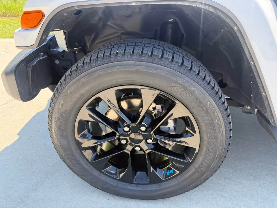 2023 Jeep JL Wrangler - Image 10 of 16