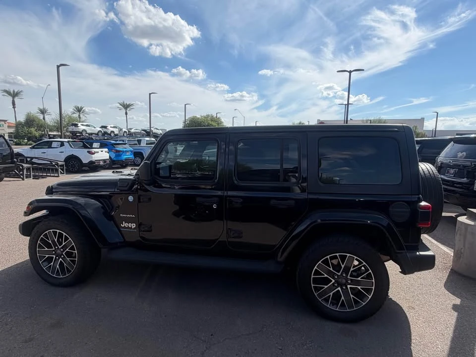 2023 Jeep JL Wrangler - Image 3 of 5