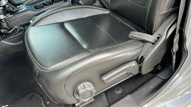2023 Jeep JL Wrangler - Image 19 of 20