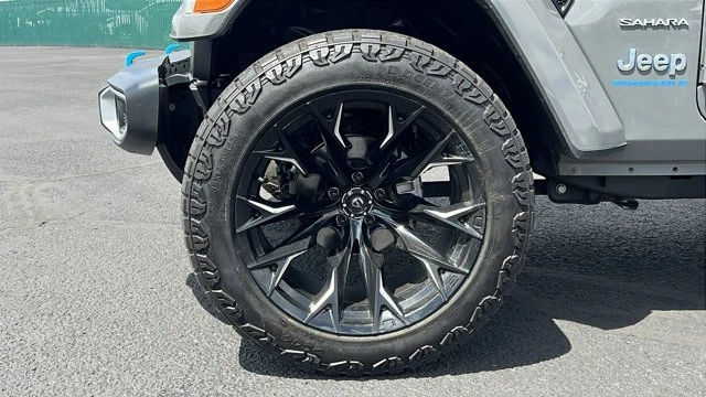 2023 Jeep JL Wrangler - Image 10 of 20