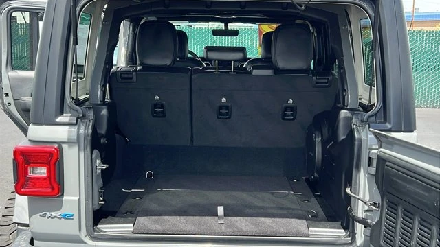 2023 Jeep JL Wrangler - Image 11 of 20