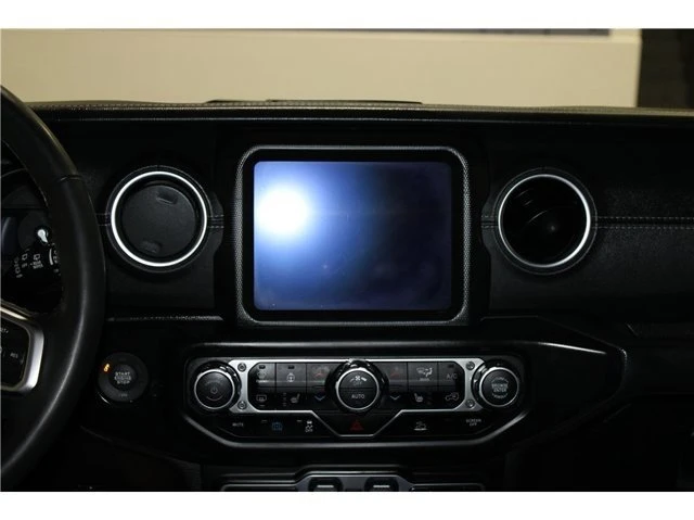 2023 Jeep JL Wrangler - Image 15 of 20