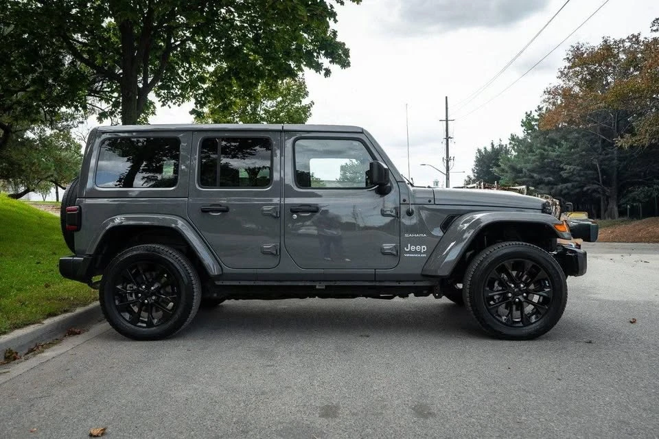 2023 Jeep JL Wrangler - Image 3 of 18