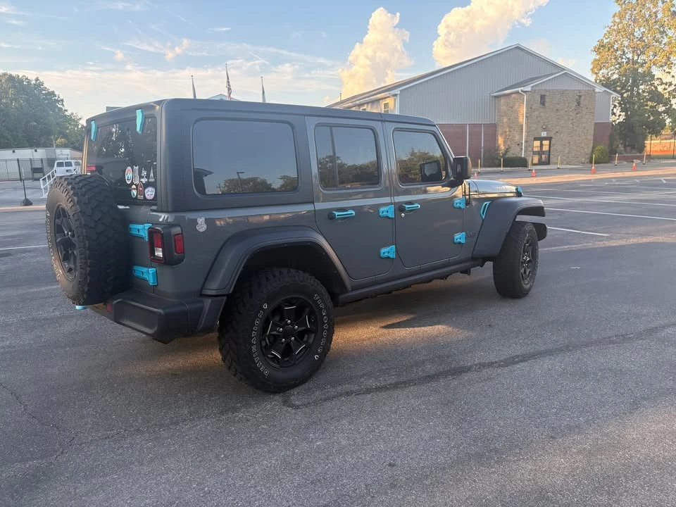 2023 Jeep JL Wrangler - Image 4 of 15