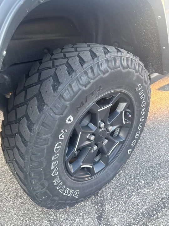 2023 Jeep JL Wrangler - Image 6 of 15