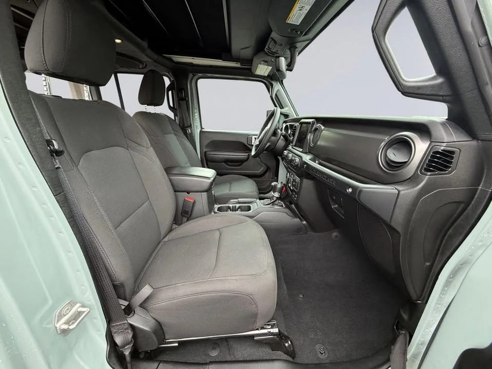 2023 Jeep JL Wrangler - Image 18 of 20