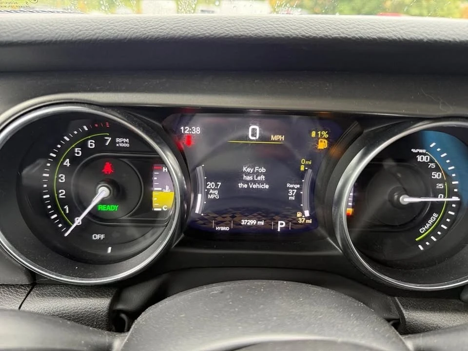 2023 Jeep JL Wrangler - Image 15 of 20