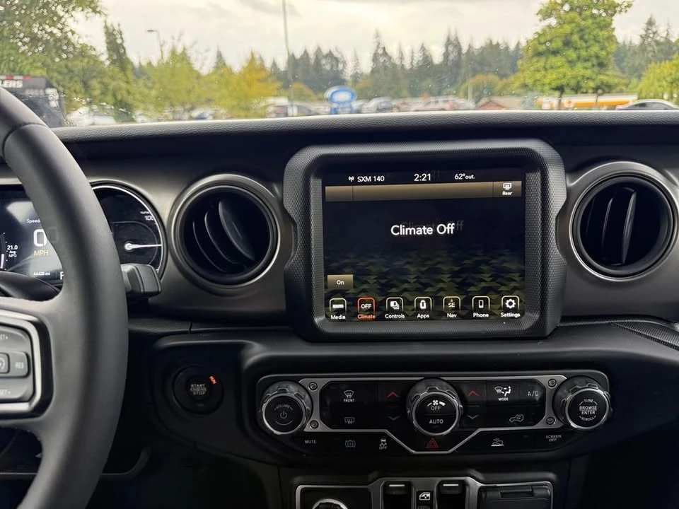 2023 Jeep JL Wrangler - Image 17 of 20