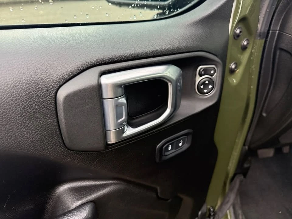 2023 Jeep JL Wrangler - Image 13 of 20