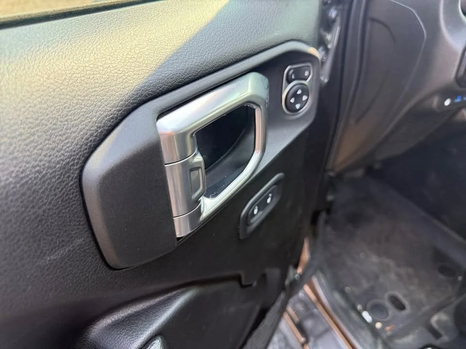 2023 Jeep JL Wrangler - Image 12 of 20
