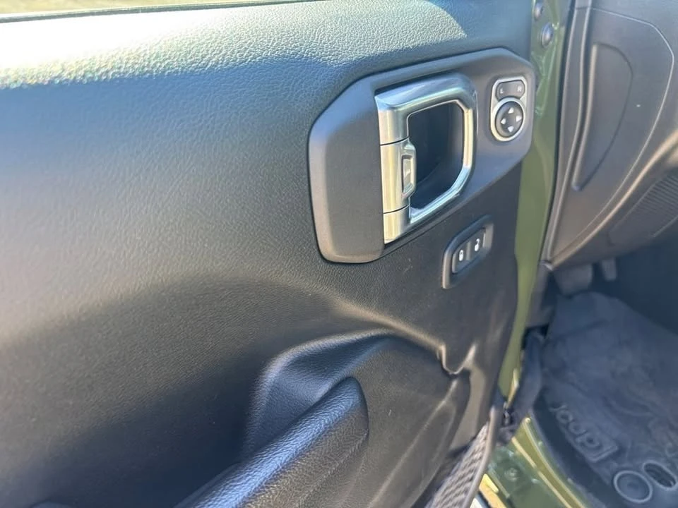 2023 Jeep JL Wrangler - Image 13 of 20