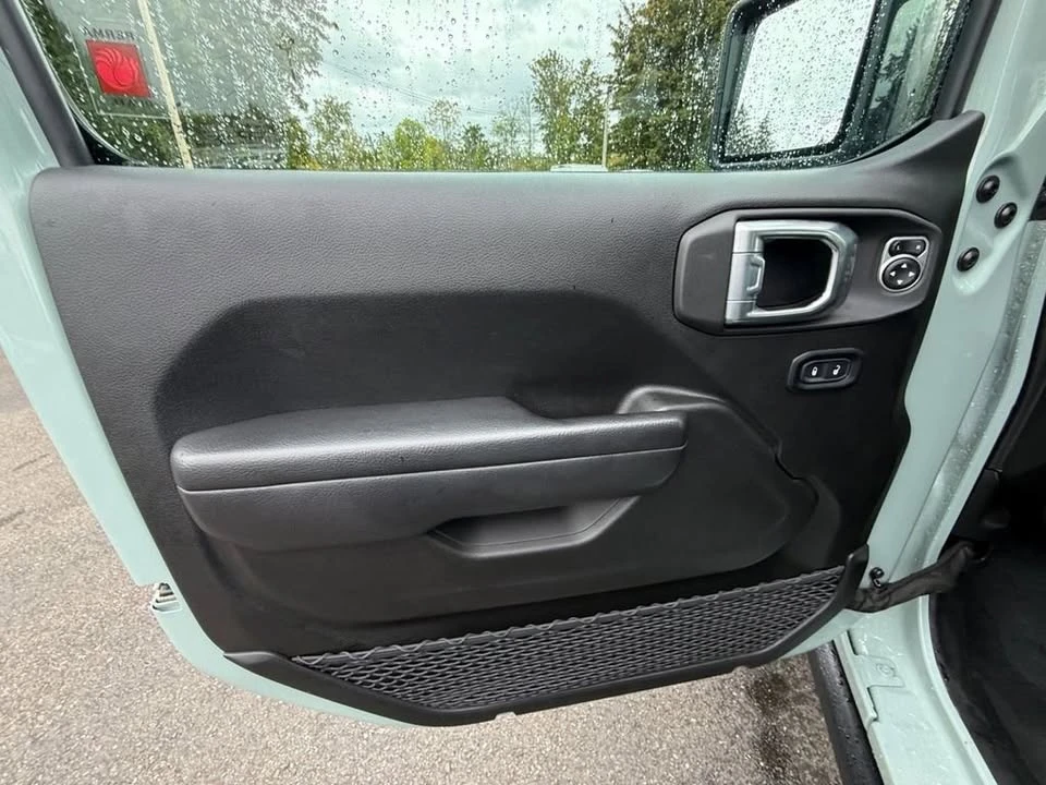 2023 Jeep JL Wrangler - Image 12 of 20