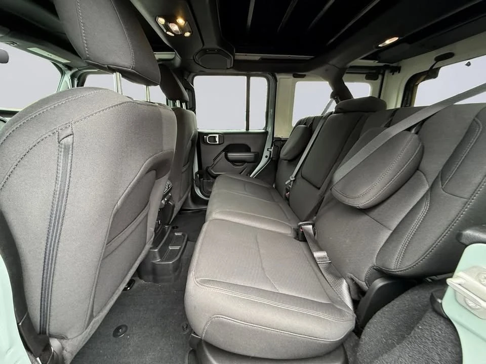 2023 Jeep JL Wrangler - Image 17 of 20